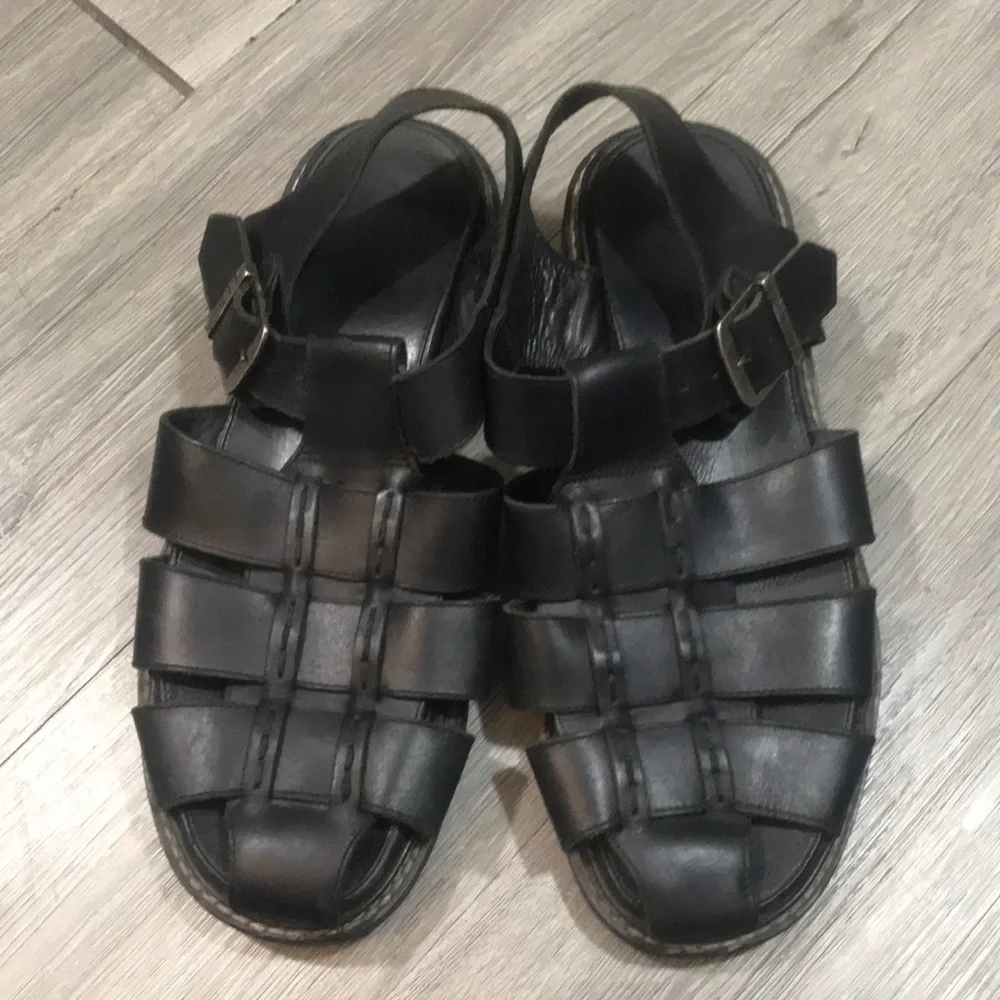 L. L. Bean Black Leather Fisherman Style Sandals         ‎   size 12